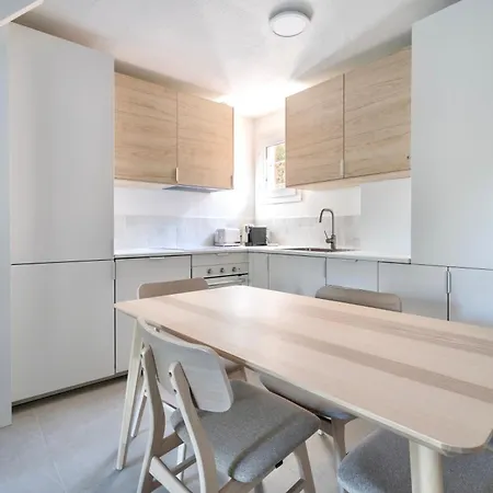 Petite Maison Pour 6 - Jardin Clim Piscine Parking アパート